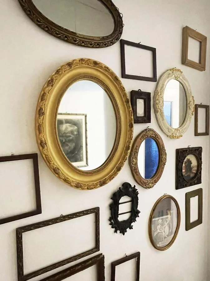 Lucio Fontana'S Experience Apartment Comabbio Italy